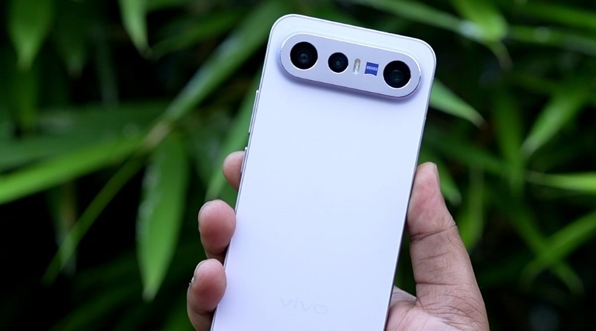 Vivo X300 FE Review: A Compact Flagship That Balances Features and Price